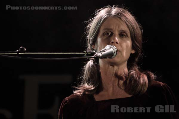 JUANA MOLINA - 2009-04-20 - PARIS - La Maroquinerie - 